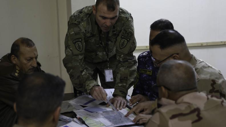 Le conseiller artillerie français délivre un cours inédit au profit d’officiers irakiens  