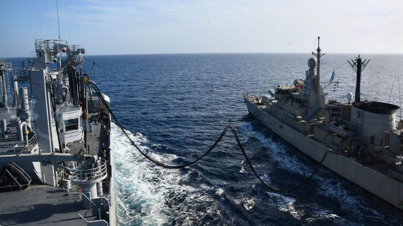 CLEMENCEAU 25 – En Méditerranée, le groupe aéronaval a atteint sa pleine capacité opérationnelle tou