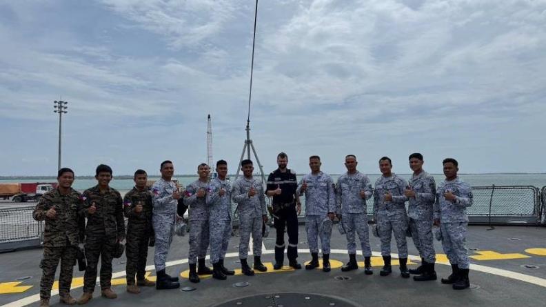 FS PRAIRIAL : exercices conjoints avec la marine et les garde-côtes philippins