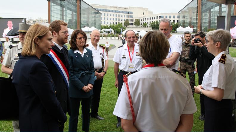 Échange entre les autorités et le personnel du SSA