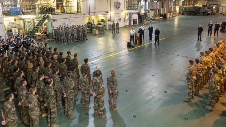 Le directeur central du SSA adresse un message de satisfaction aux membres de l'équipage du Dixmude