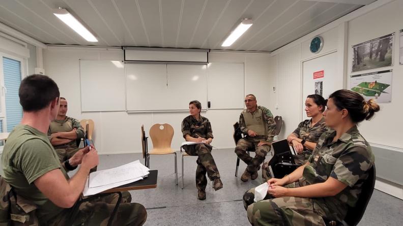Simulation sauvetage au combat sur mannequin haute-fidélité