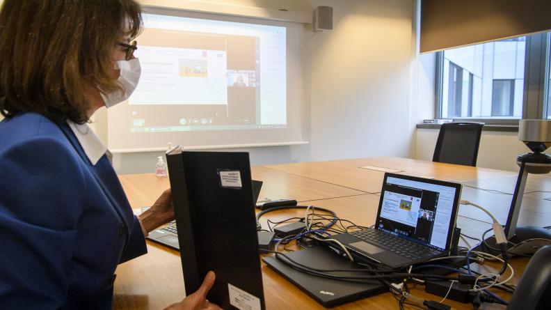 Isabelle Saurat signe le protocole d’accompagnement du dispositif de formationdddddddddddddddddddddd