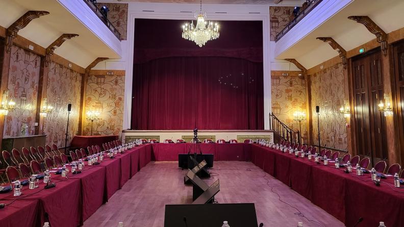 Salle de conférence du Cercle national des Armées