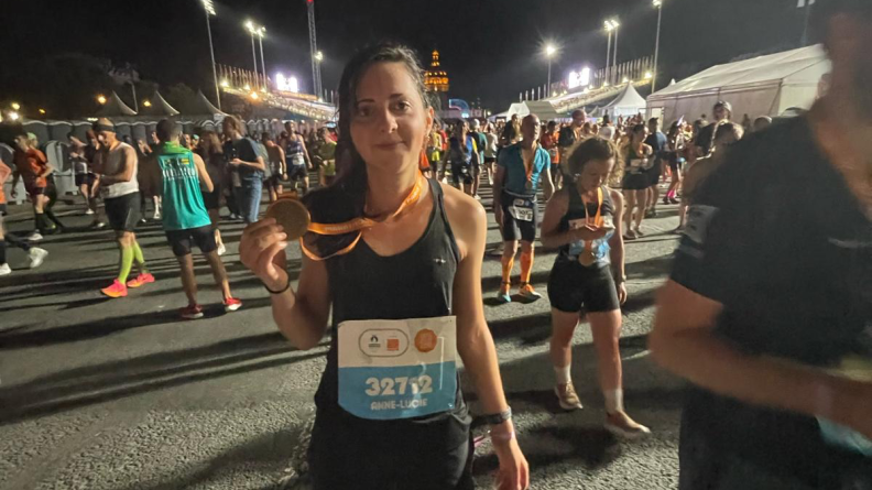 L’agent Anne-Lucie, à l'arrivée du 10 km
