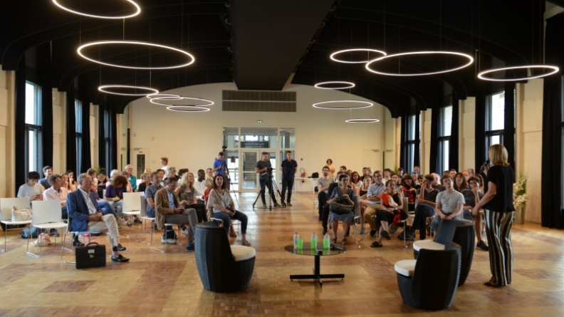 Salle de reception du Mess des entrepreneurs