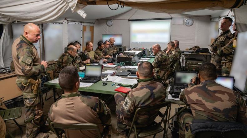Le centre opérationnel, sous tente, abrite quelque 80 militaires.