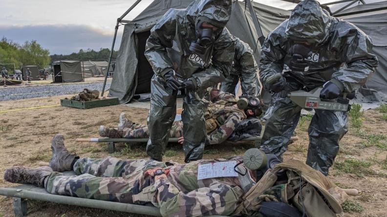 Les blessés belges testés et décontaminés par le regiment medical