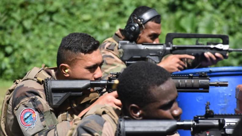 Les FAPF s’entrainent au tir et au débarquement avec les partenaires du Pacifique.