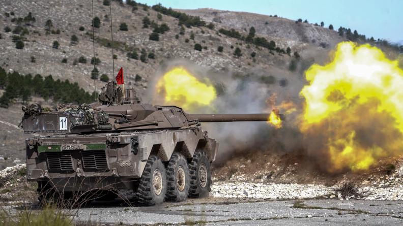 Tir canon d'un AMX 10 RC lors du challenge Boissieu.