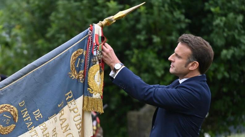 Remise de la valeur militaire au 1er régiment de parachutistes d’infanterie de marine 
