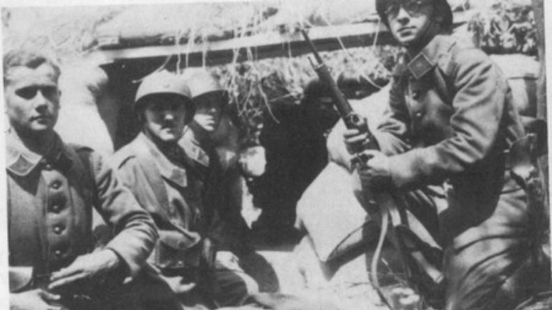 Cadets de Saumur au pont de Montsoreau