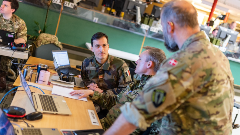 Objectif : renforcer l’interopérabilité des systèmes d’artillerie des forces partenaires de l’Otan.