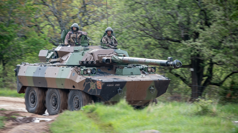 1 AMX 10 RC-R du 1er régiment de chasseurs d’Afrique.
