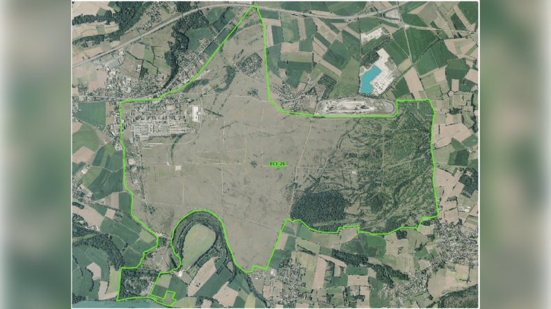 Vue aérienne du camp de la Valbonne.