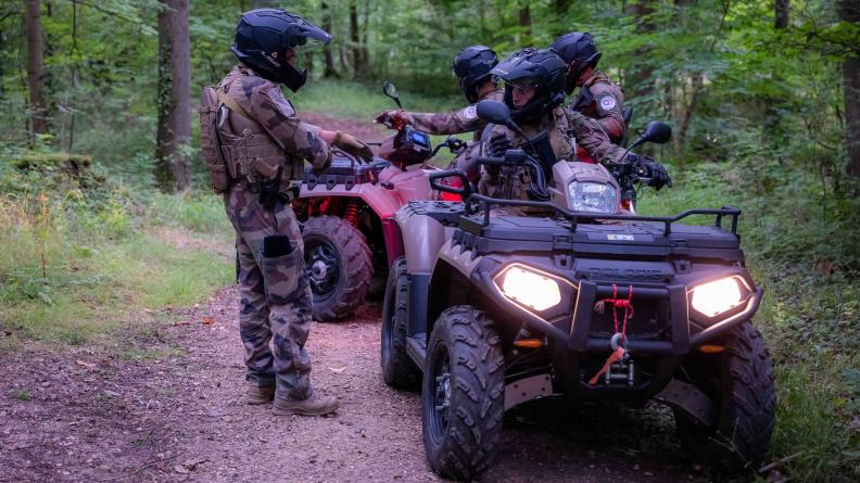 Les quads du 4e régiment de chasseurs permettent une grande mobilité tout terrain 