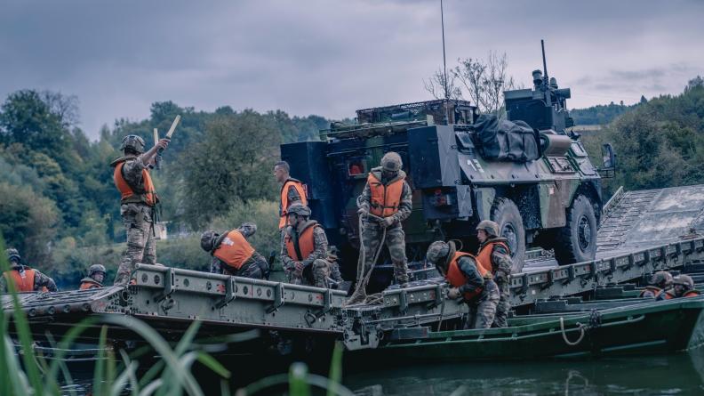 Entraînement du 3e régiment du génie en terrain libre dans les Ardennes 