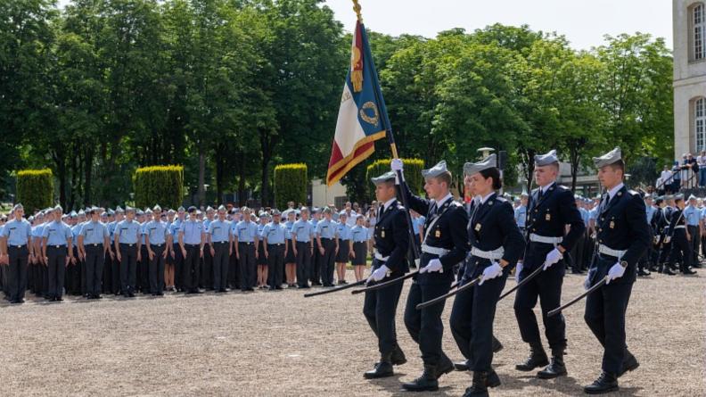 Cérémonie de fin d'année au lycée militaire de Saint-Cyr l'école