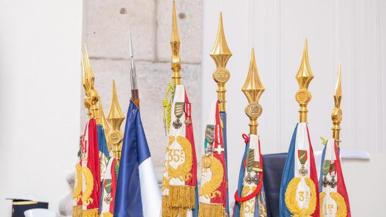 Drapeaux et étendards de la 7e brigade blindée 