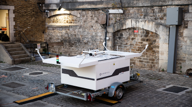 Le drone positionné sur son socle, prêt à être expérimenté.