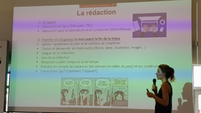 Constance Duchesne, doctorante DGA présentant un retour d’expérience aux participants