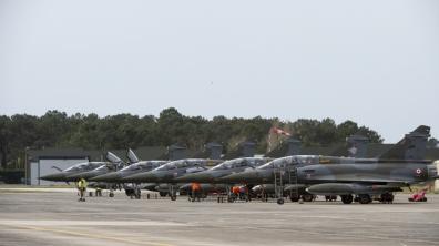  Les Mirage 2000 D sur le tarmac de la BA de Cazaux