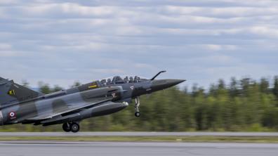 Un mirage 2000 D au décollage lors de la sixième édition d’ACE
