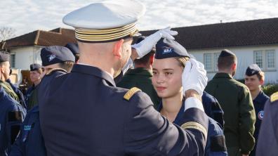 EAJ : les jeunes équipiers coiffent le calot sur la base aérienne 709 de Cognac