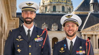 Portrait du sergent-chef Thibaut (Gauche) et l'adjudant Guillaume (Droite)