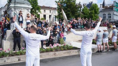La flamme poursuit son parcours jusqu'à Paris