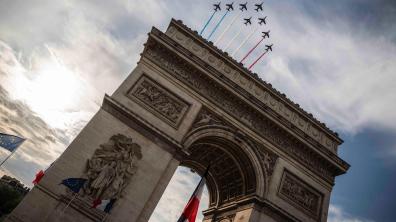 La Patrouille de France a rendu hommage à tous ceux qui ont offert leur courage, au prix de leur vie