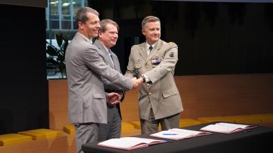Signature des conventions de partenariat entre l'EPITA, l'École polytechnique et le COMCYBER