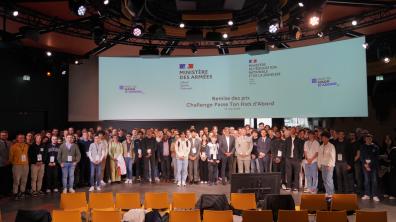 Photo des participants à la remise de prix du challenge "Passe Ton Hack d'Abord"