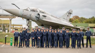 Création de la première promotion Escadrille Air Jeunesse