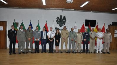 Les représentants des pays du 5+5 et la directrice de l’IDN du Portugal, Mme Isabelle Ferreira Nunes