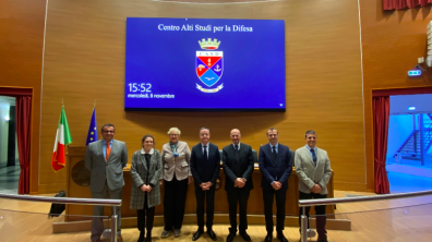 Le groupe de travail sur l'EMS dans le grand amphithéâtre du CASD (Rome)
