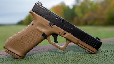 Un pistolets semi-automatiques (PSA)