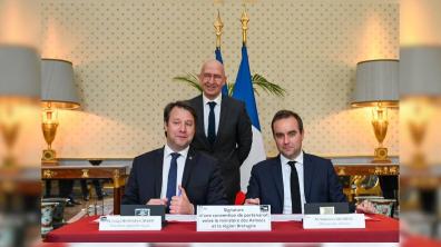 signature convention ministère des Armées et région Bretagne