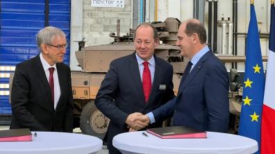 Le délégué général pour l'armement avec le premier ministre