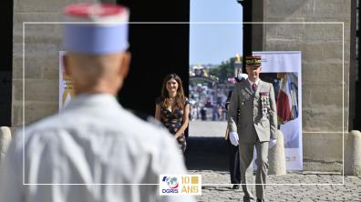 Prise d'armes des aux Invalides.