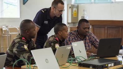 DIRISI Saint-Denis de La Réunion - Formation technique auprès des militaires malgaches
