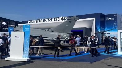 Stand Minisitère des armées au Salon International de l'Aéronautique et de l'Espace