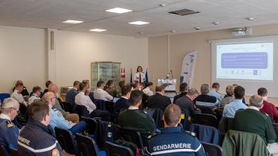 Présentation du séminaire par la capitaine FERRAND