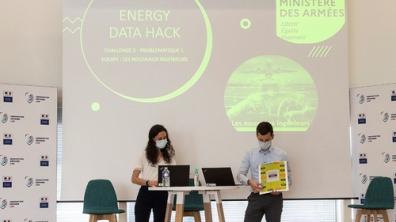 Deux jeunes ingénieurs de la DMAé remportent le défi interne Hackaton