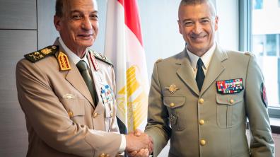 Rencontre officielle du ministre de la défense égyptien avec le chef d’état-major des armées 