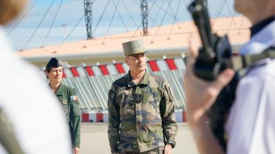 Le CEMA en déplacement sur la BA125 d’Istres, le « Hub » des Armées