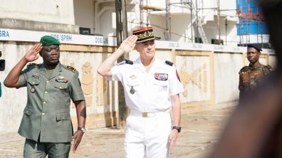 Le chef d’état-major des Armées en visite officielle au Bénin
