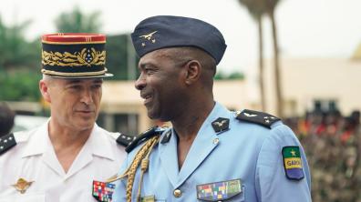Le chef d’état-major des Armées en visite officielle au Gabon
