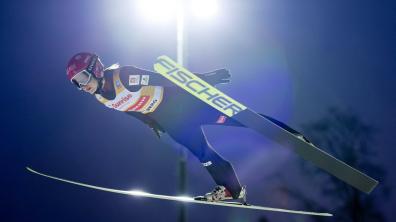 En saut à ski, le Soldat de 1re classe (T) Joséphine PAGNIER remporte deux coupes du monde en HS140 