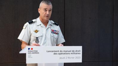 Diffusion du manuel de droit des opérations militaires